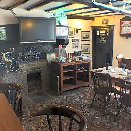Fox & Hounds Hotel 4*