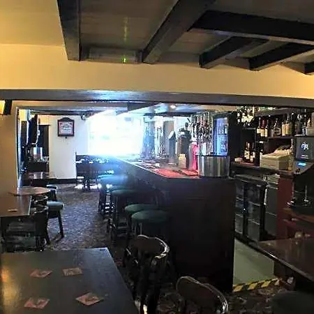 Fox & Hounds 4*