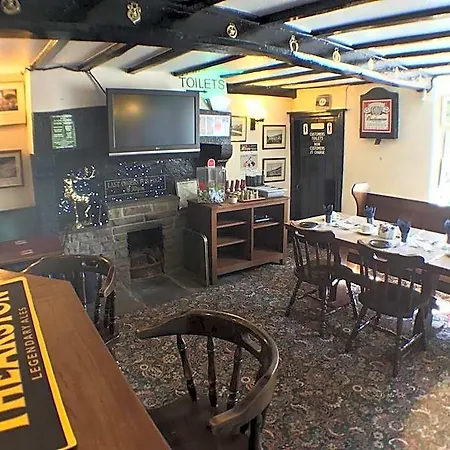 Hotel Fox & Hounds 4*