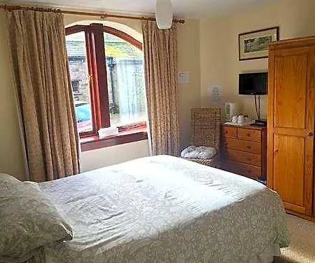 Hotel Fox & Hounds 4*